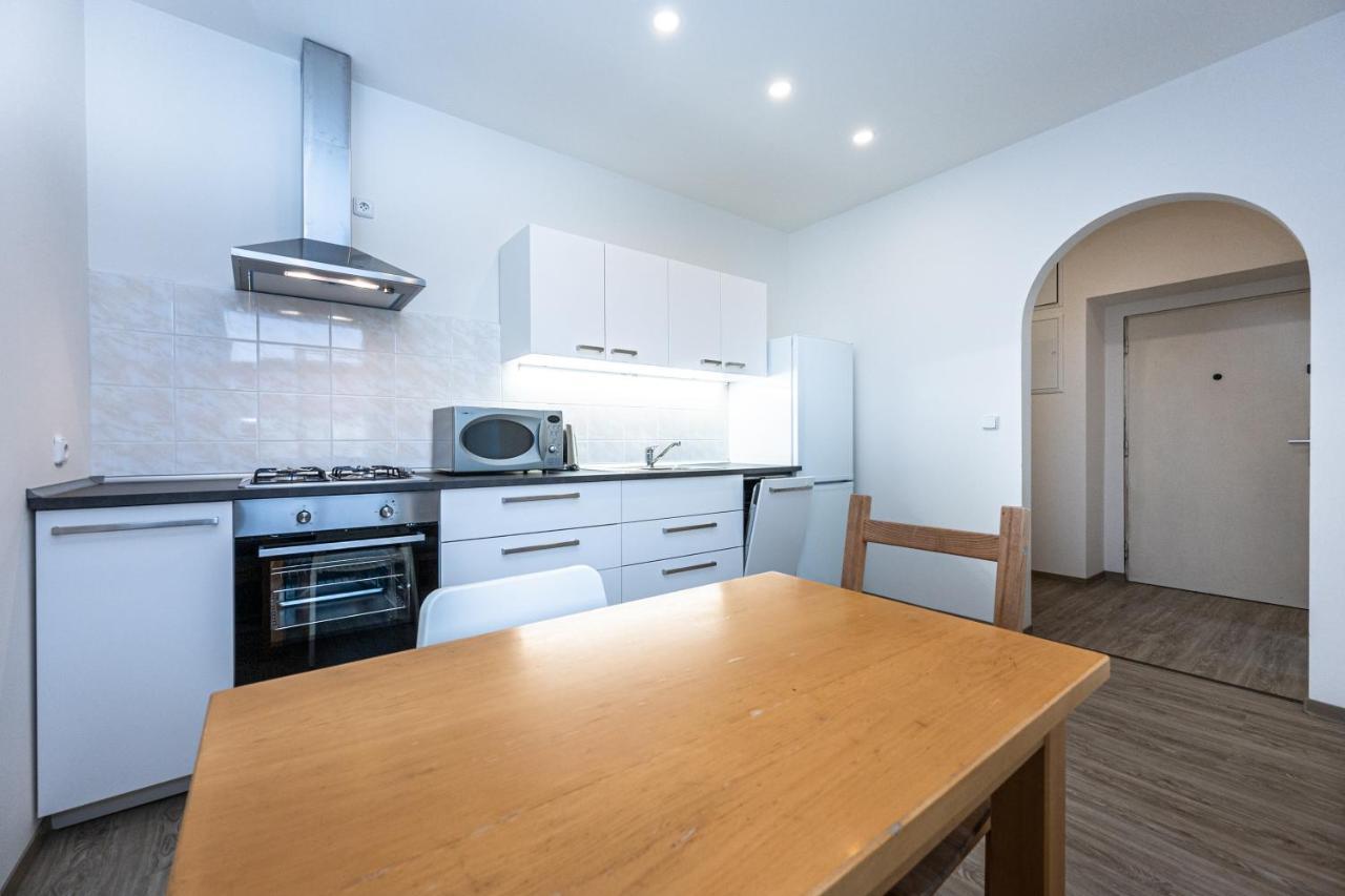 Apartment Americka 8 Praha Bagian luar foto