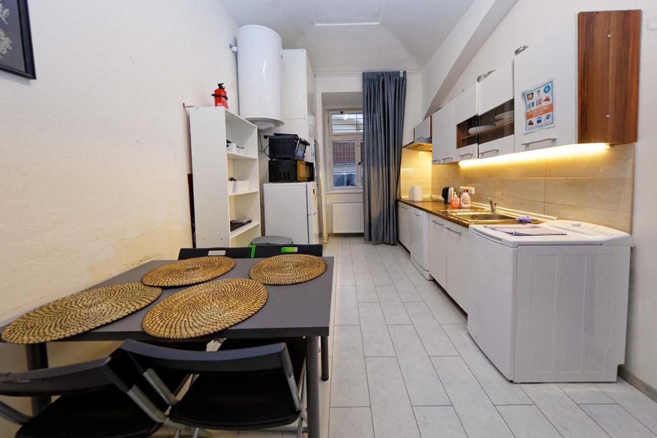 Apartment Americka 8 Praha Bagian luar foto