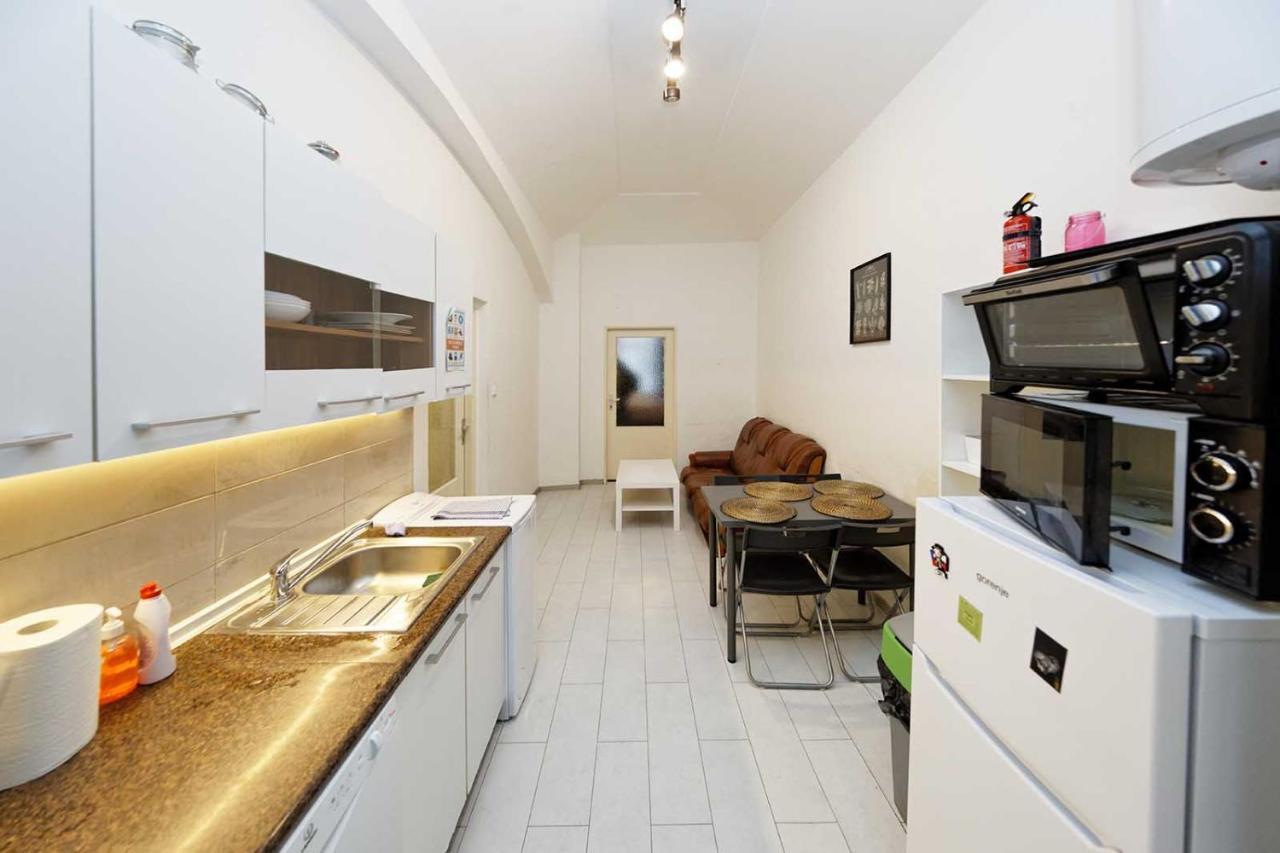 Apartment Americka 8 Praha Bagian luar foto