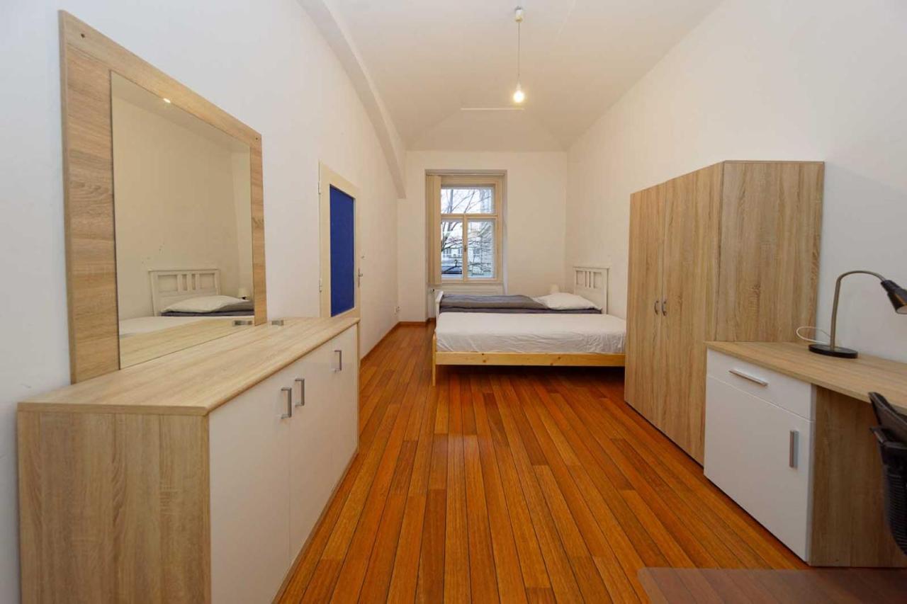 Apartment Americka 8 Praha Bagian luar foto